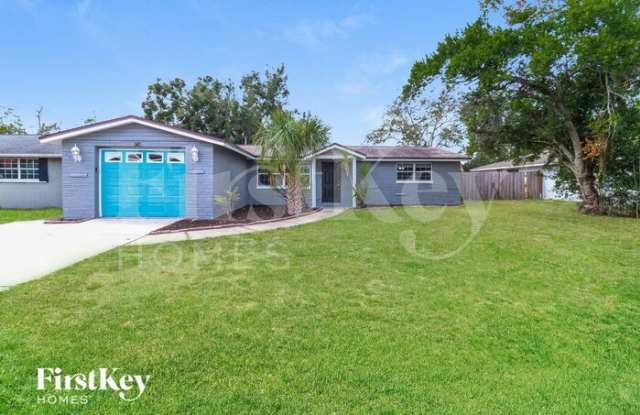 8733 Roble Way - 8733 Roble Way, Jasmine Estates, FL 34668