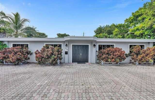 2500 NE 19th Street photos photos