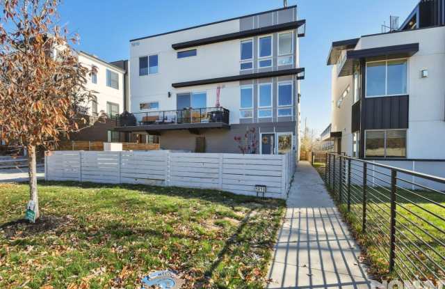 3 Bedroom, 2.5 Bath Townhome in Sloans Lake, Denver, Colorado photos photos