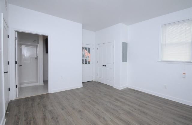 528 E PARKWAY Ave Gallery 4