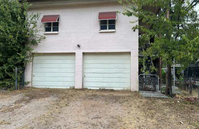 903 Brazos - 903 Brazos Street, Marble Falls, TX 78654