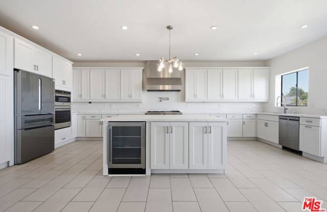 8908 Appian Way Gallery 1