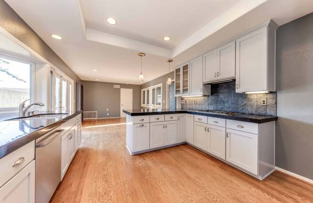 4 Bedroom Home in Huntington Beach photos photos