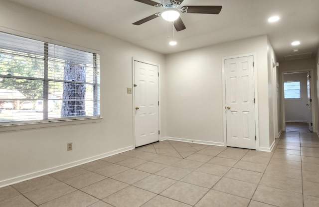 6521 Lancaster Boulevard Gallery 2