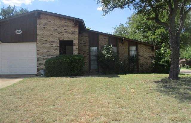 317 E Crossland Boulevard - 317 W Crossland Blvd, Grand Prairie, TX 75052