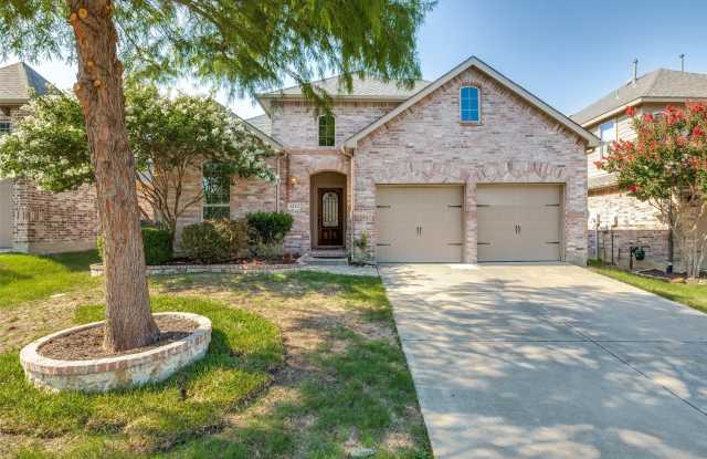5112 Datewood Lane Gallery 1