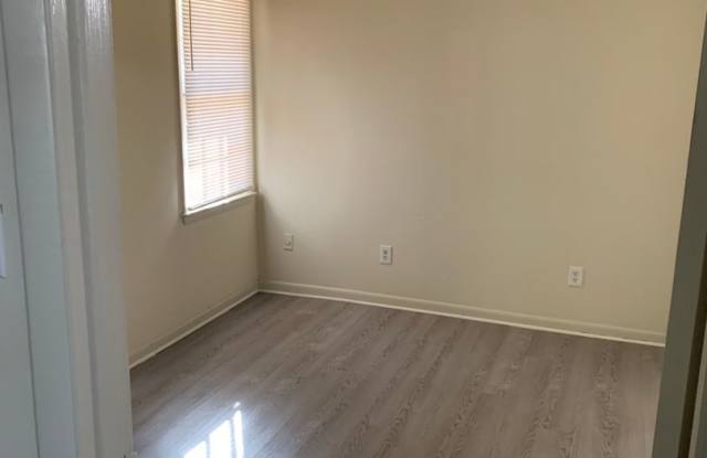 LIMITED TIME SPECIAL ~ One Month Free with 13 month lease term and security deposit $500 ~ Woodall Apartments ~ 1 Bedroom blocks from NCSU Campus ~ Pets Alowed Gallery 3