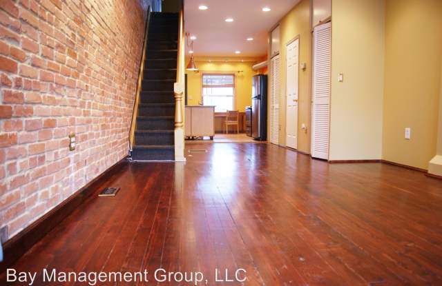 1611 Jackson Street Gallery 2