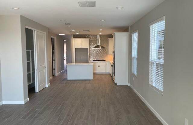 2035 E NORTHWOOD Drive Gallery 4