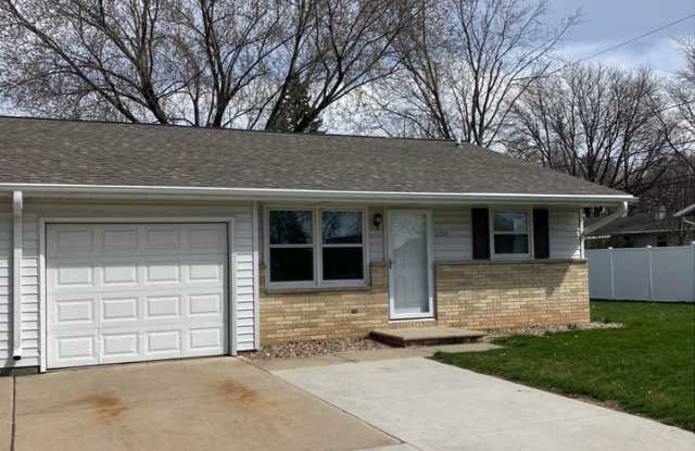 2957 Jauquet Drive - 2957 Jauquet Drive, Green Bay, WI 54311
