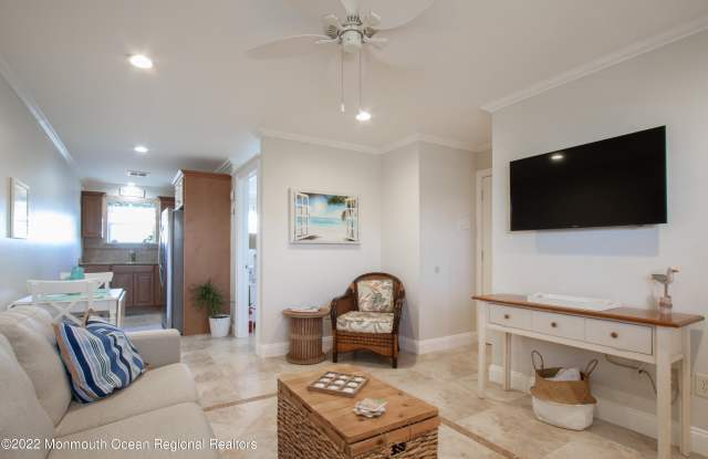 455 Ocean Boulevard photos photos