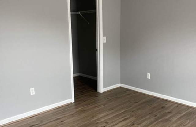 MAKE THIS BEAUTIFUL 2 BED, 2 FULL BATH YOUR NEW HOME 104-A COTTAGE CIRCLE, ELIZABETHTOWN Gallery 4
