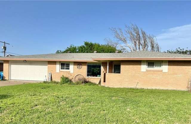 104 W Janin Circle - 104 West Janin Circle, Portland, TX 78374