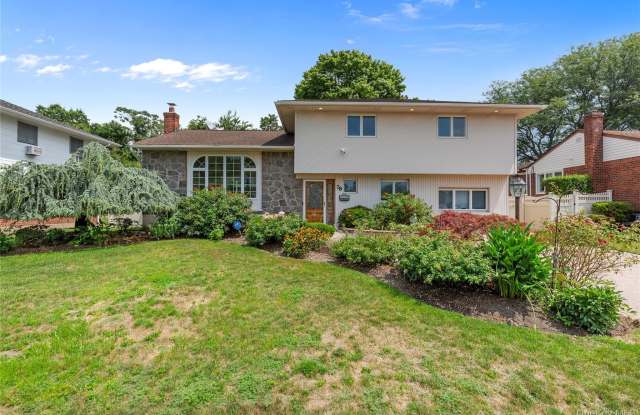 78 Debora Drive - 78 Debora Drive, Plainview, NY 11803