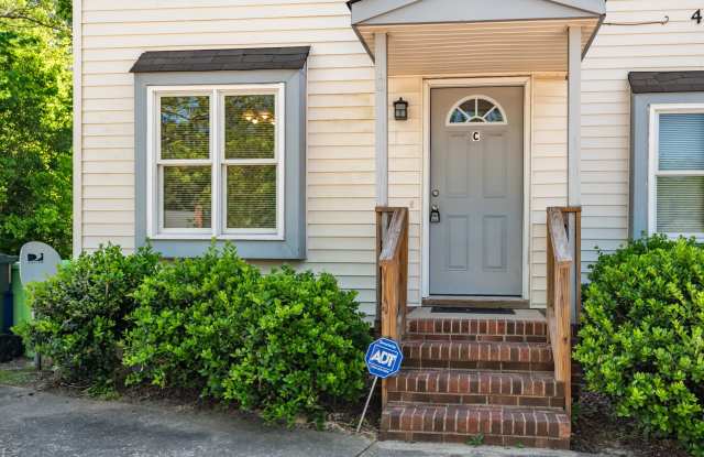 Lovely 2 Bedroom End Unit Townhome in NE Raleigh! photos photos