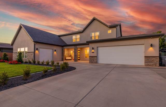 Washington Fields 4 bed | 3 1/2 bath | 3 car garage photos photos