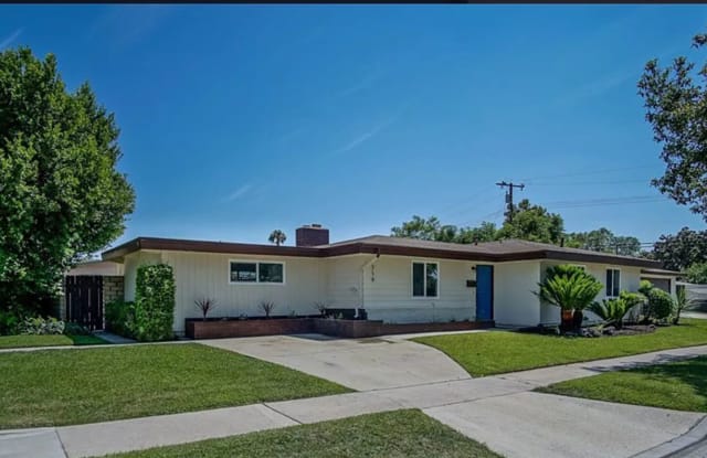 719 North Mountain View Place - 719 North Mountain View Place, Fullerton, CA 92831
