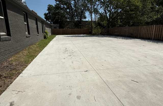 Beautiful 3 Bedroom, 2 Bathroom Quadplex Near Downtown Wichita – Modern Amenities & Pet Friendly! Gallery 4