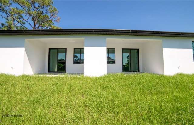 2401/2403 Matena Avenue S Gallery 3