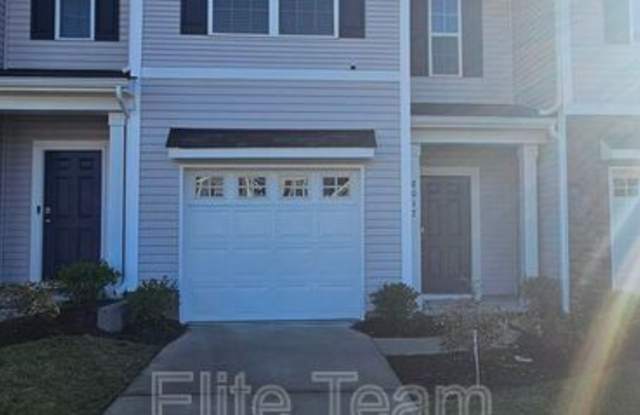8017 Murray Branch Dr - 8017 Murray Branch Drive, Charlotte, NC 28216
