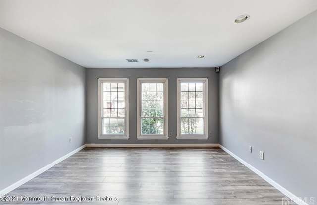 276 Fairfield Place Gallery 3
