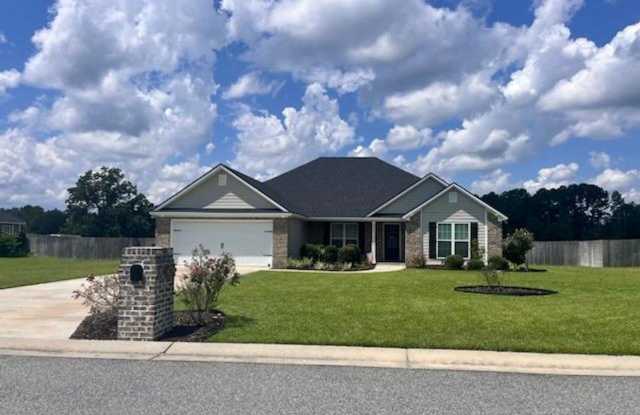 Elegant 4-Bedroom Home in Nottinghill Subdivision with Modern Amenities and Spacious Yard Gallery 1