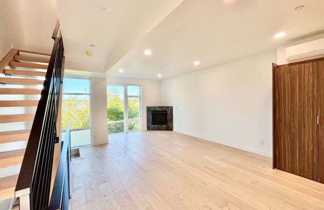 2025 Built Queen Anne Townhome with Rooftop & Water Views Gallery 4