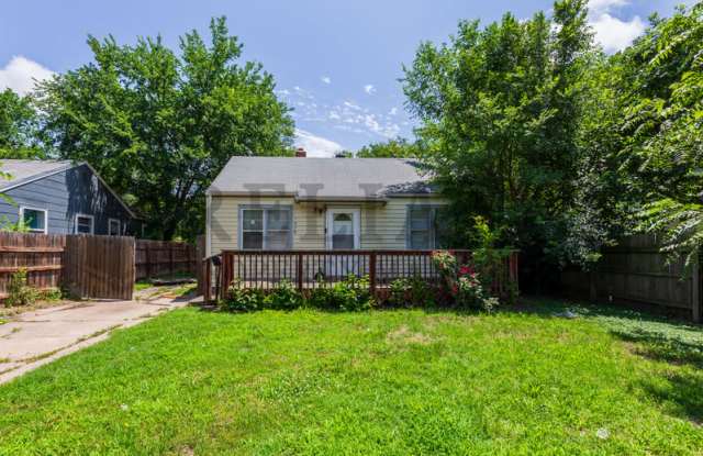 1926 South Greenwood Avenue photos photos