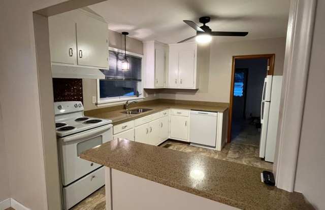 Charming 3BR House in North Chesterfield - 4121 Foxglove Road, Chesterfield County, VA 23235