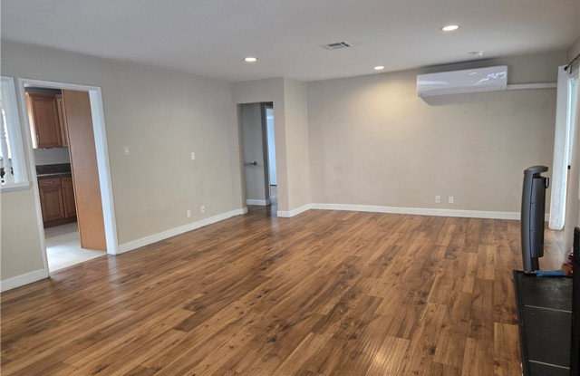 5012 Sepulveda Boulevard Gallery 4