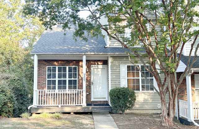 9325 Glenwater Dr - ROOM RENTALS in a 5-Bedroom Townhome near UNC Charlotte Gallery 1