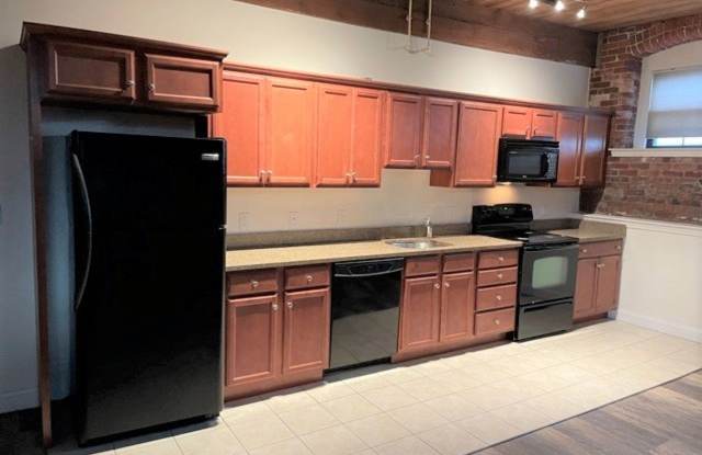 32 Vila LLC Gallery 4