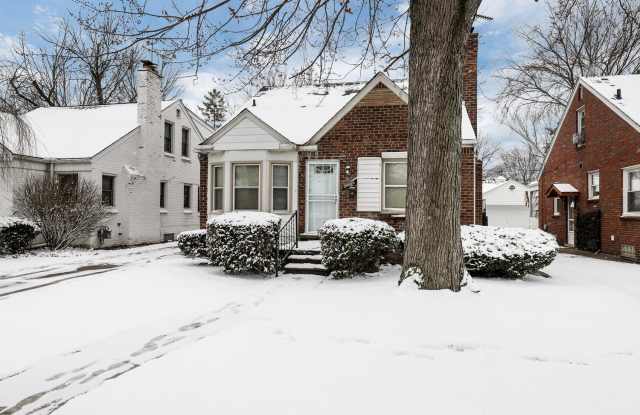 20886 Lochmoor St Gallery 2