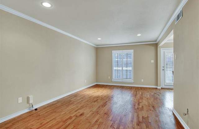 15922 Club Crest Drive Gallery 3