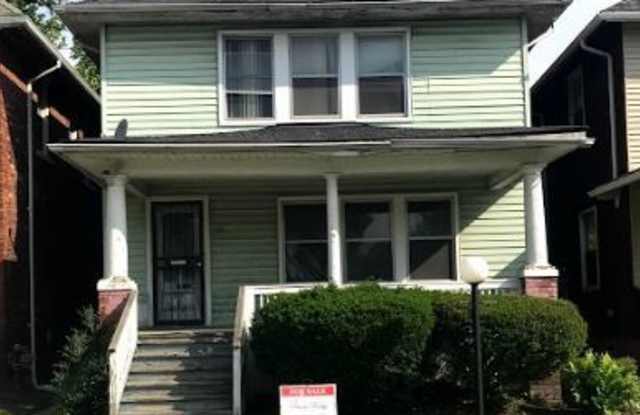 637 Alger St - 637 Alger Street, Detroit, MI 48202