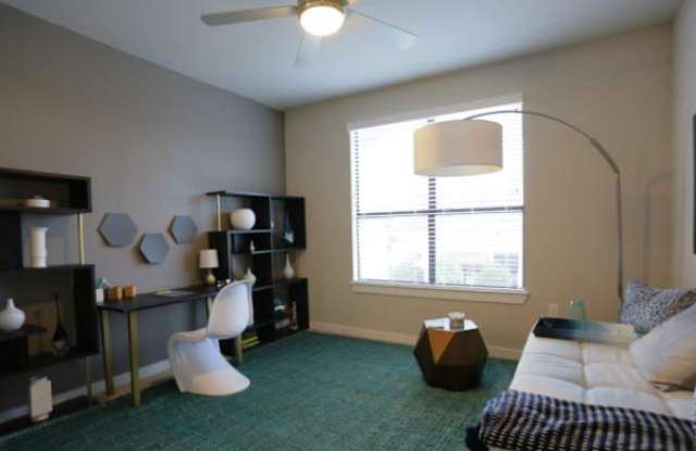 5842 Worth Pkwy Gallery 3