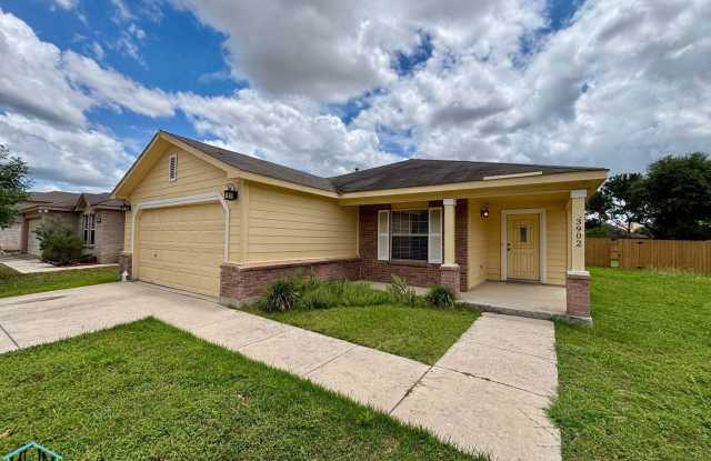 Your Perfect Retreat Awaits! A Charming 3-Bedroom 2-Bath Home Nestled in a Friendly Neighborhood! photos photos