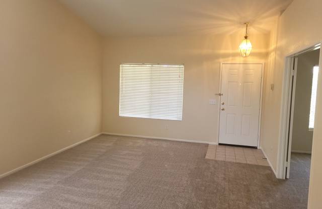 Single Story 3BR + Office/Den in French Valley Gallery 4