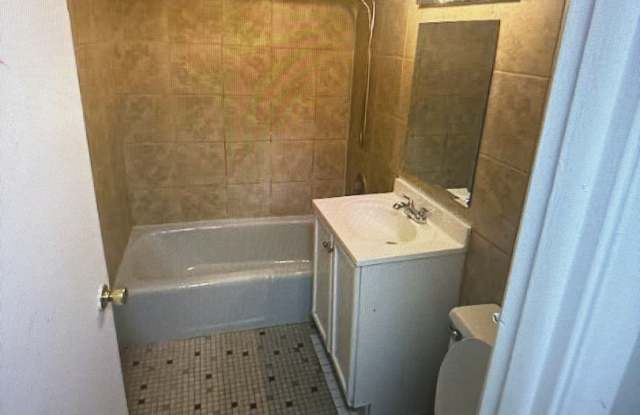 160 NEW BRITAIN AVENUE photos photos