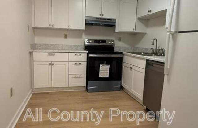 1825 Saint Julian Pl Gallery 3