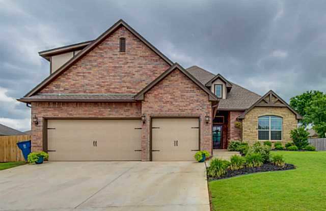 Rent Free Until August 5th + Kelly Lakes Addition - 4 bed 2 1/2 bath + bonus room + storm shelter - Edmond Schools photos photos