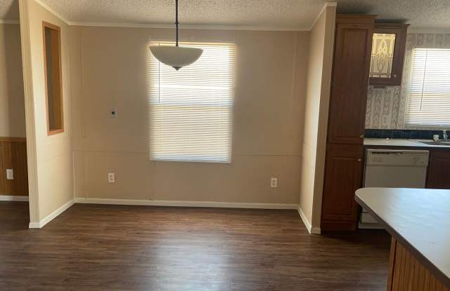 4938 South fork Rd - Charming 3-Bedroom Manufactured Home in Las Cruces! Gallery 4