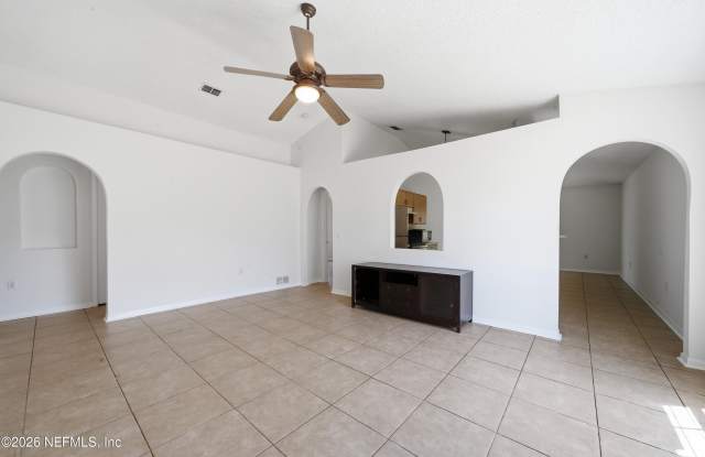 8451 OAK CROSSING Drive W Gallery 4