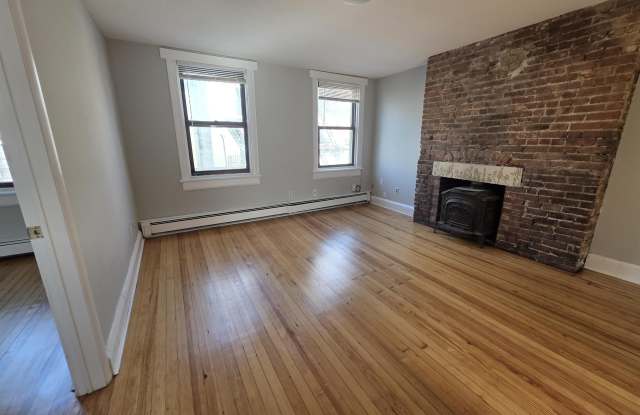 504 COURT ST photos photos