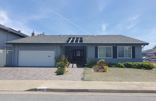 Amazing Single Family Home, A/C, Spacious, Wood Floors, Beautiful Kitchen, Solar, Great Location! photos photos