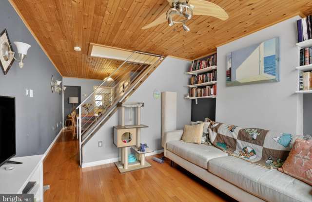 416 E FLORA Street Gallery 1