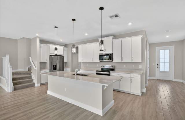 3508 NW SOLANGE Court Gallery 1