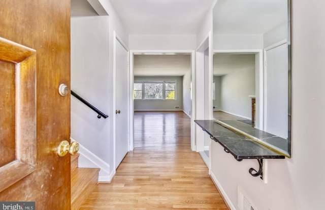 9417 CORSICA DR - 9417 Corsica Drive, Bethesda, MD 20814