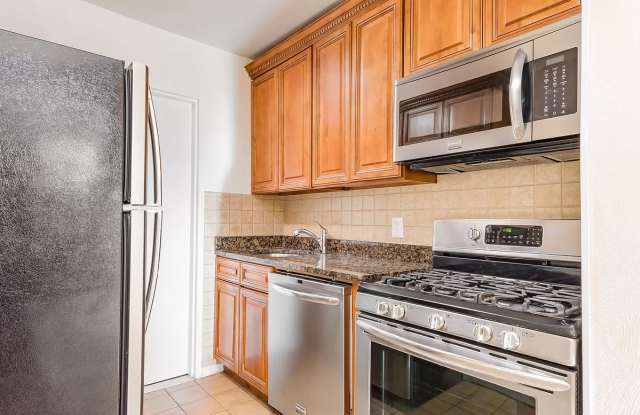 1417 31st Ave Apt 3B photos photos