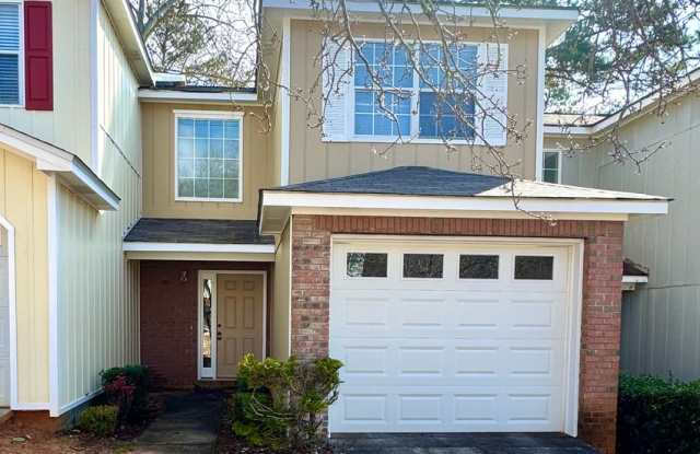 Available NOW -  102 Woodrun Place - 1/2 Off the first month rent with a 12-month lease Gallery 1